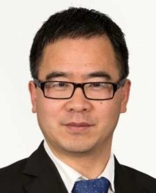 A person wearing glassesDescription automatically generated with medium confidence